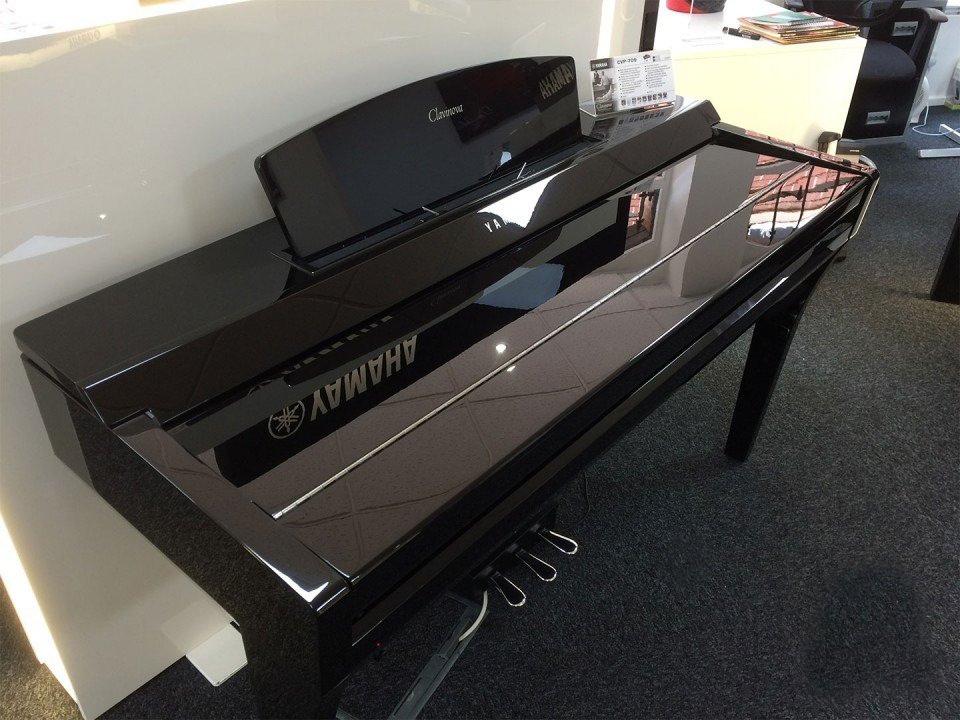 Yamaha CVP-709 PE