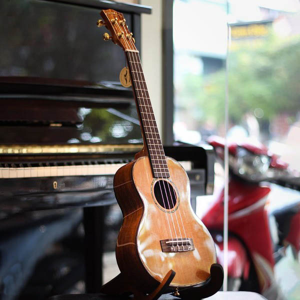 Đàn Ukulele Oriental Cherry W-DBS-UK27