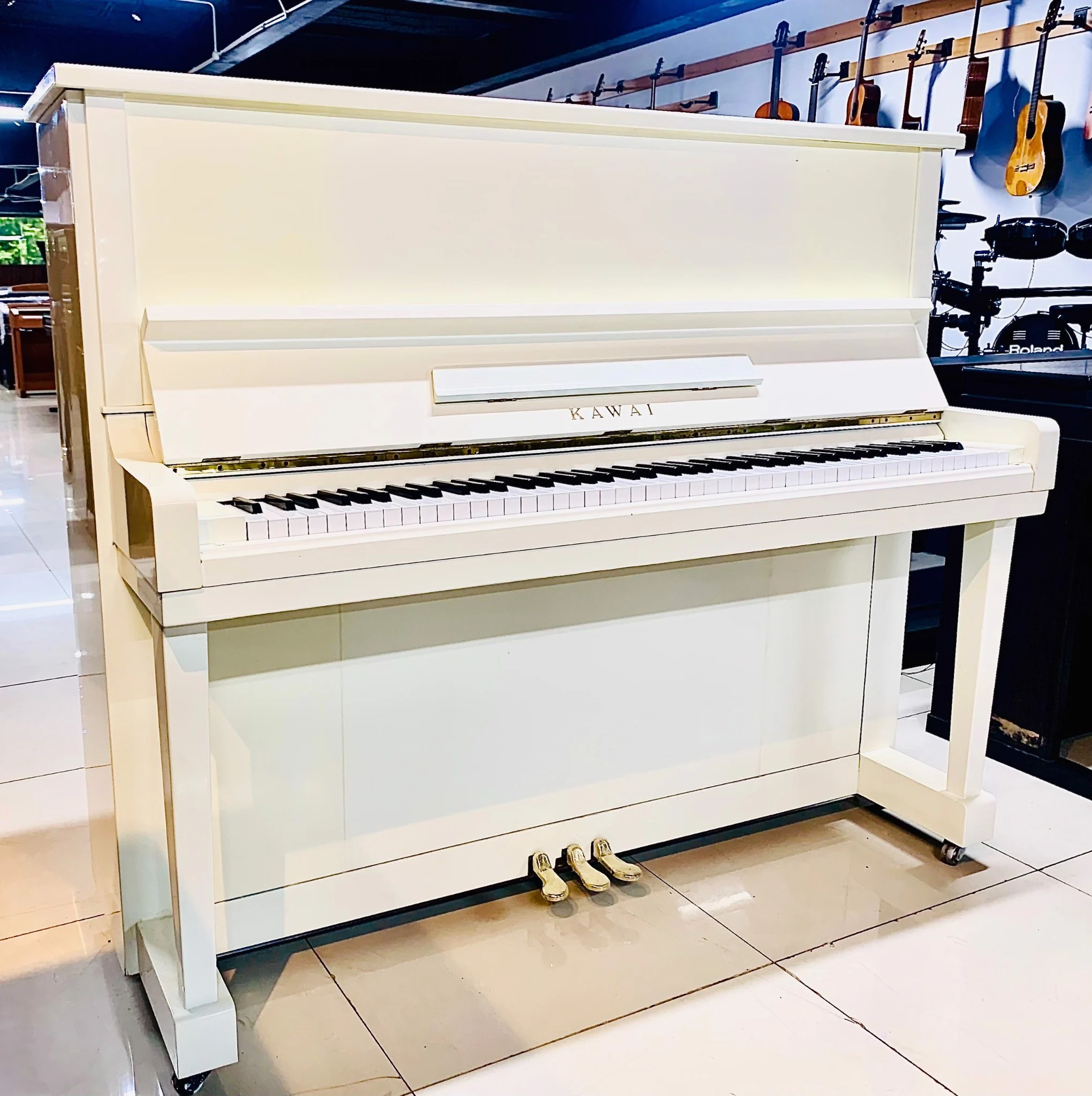 Kawai K20 (3 pedals)