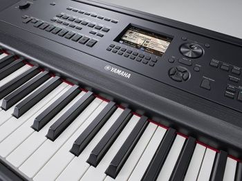 Yamaha DGX-670
