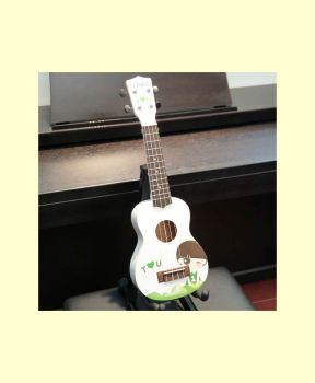 Đàn Ukulele Soprano - Kaka Màu Trắng Họa Tiết Bạn Trai