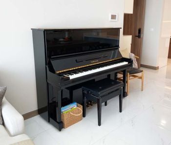 Yamaha U30BL