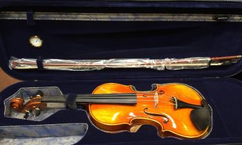 Violin VS200