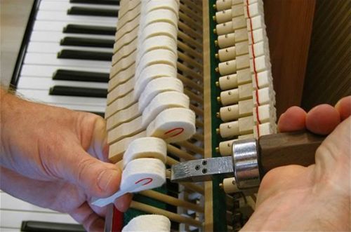 Chỉnh Âm Sắc (Piano Voicing)